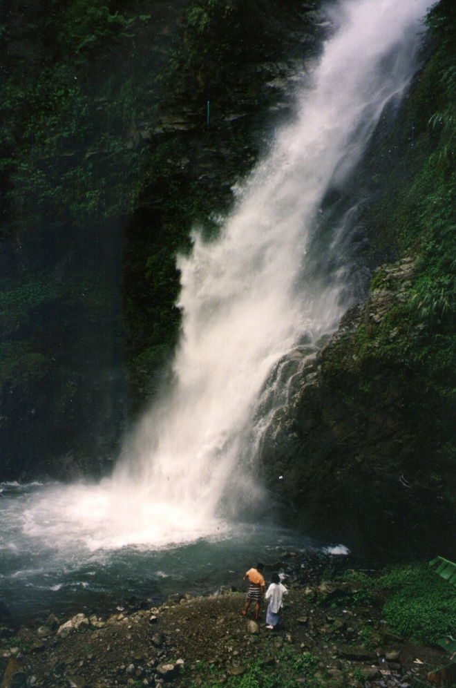 Twin Dragon Waterfall in Nantou County is magnificent during the rainy season